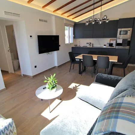 Atico Loft De Lujo Con Terraza Espectacular Y Vista A 2 Castillos